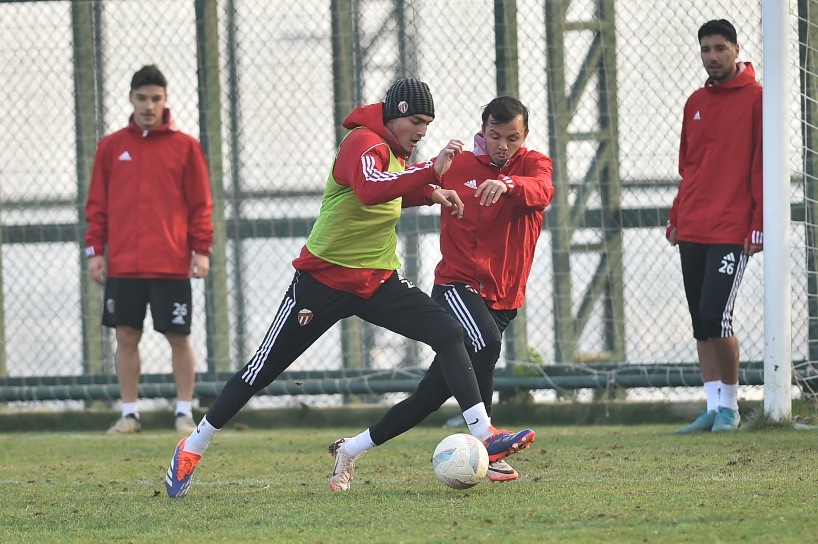 İnegölspor Altay önünde