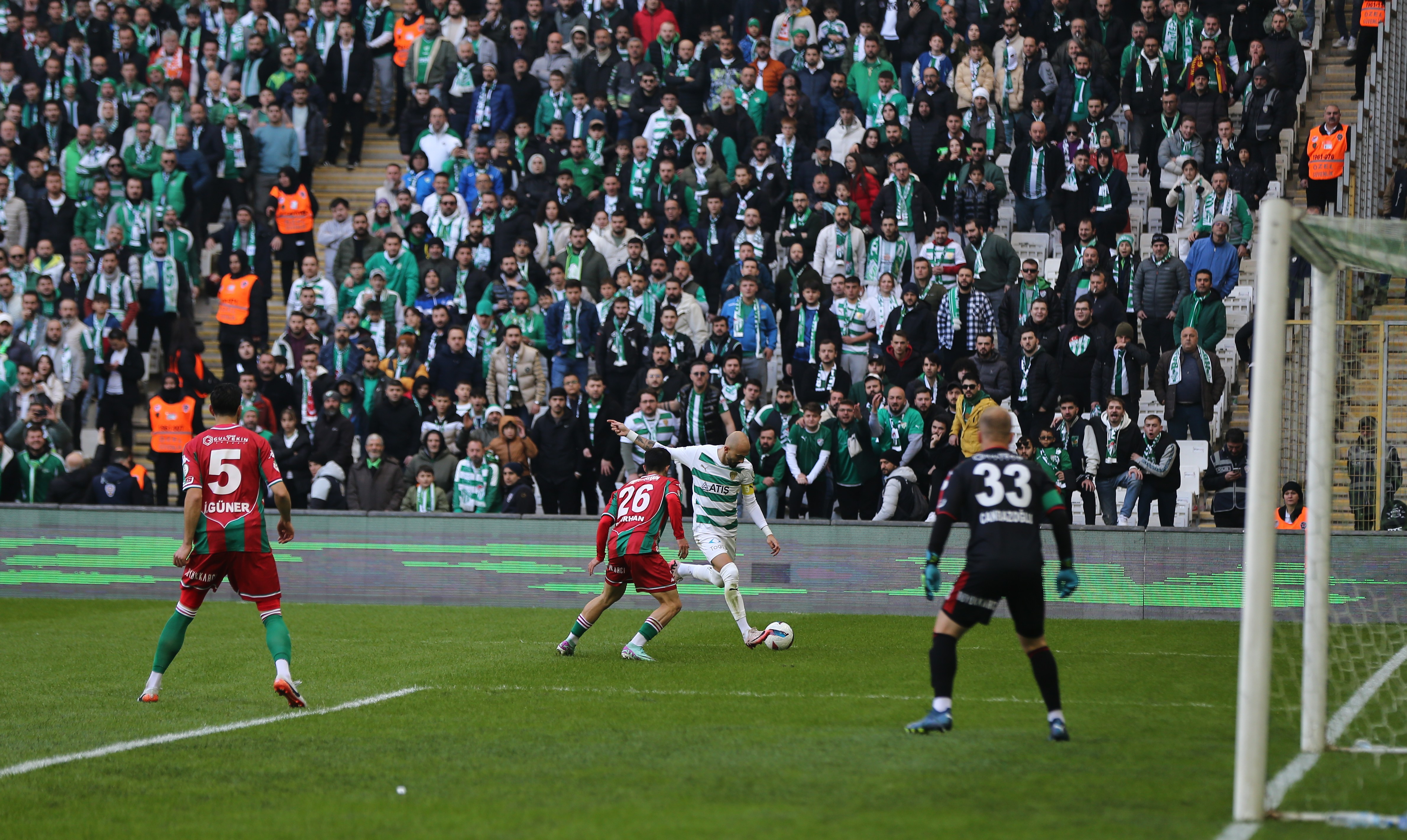 Bursaspor namağlup lider bitirdi!
