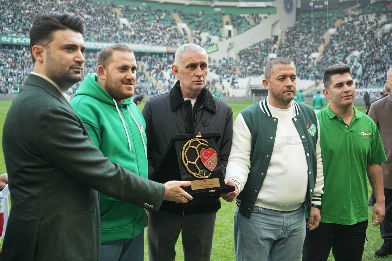 Taraftara Hacıosmanoğlu’ndan ödül