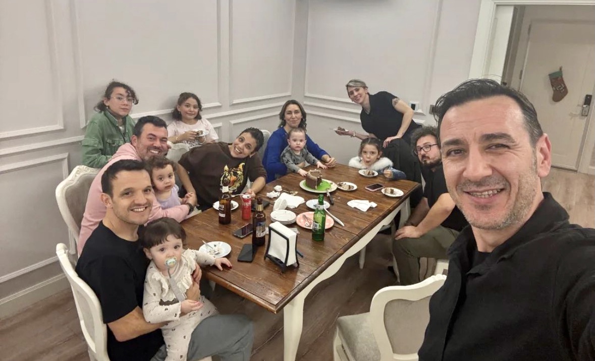 Batalla eski dostlarla kutladı