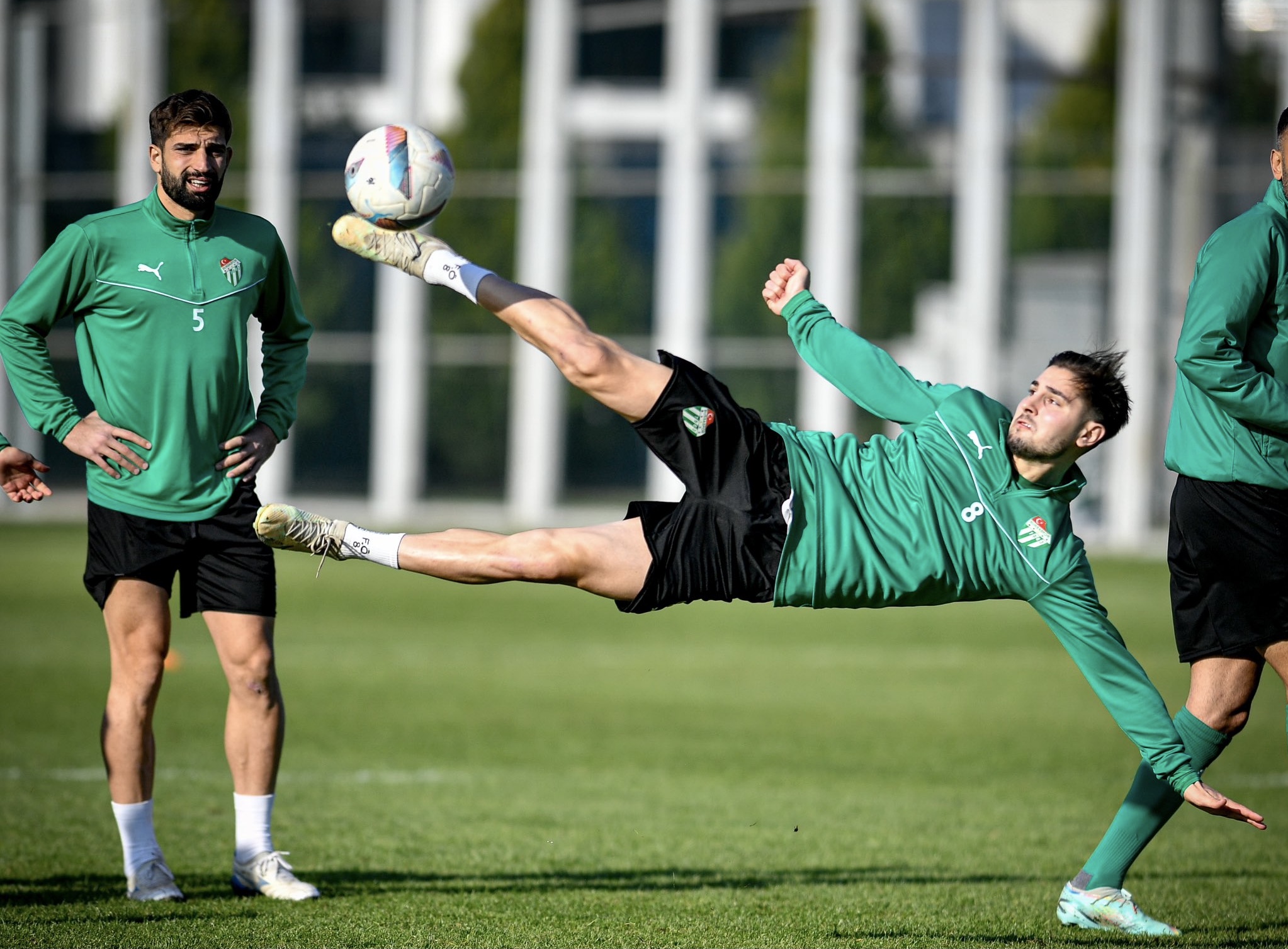 Bursaspor kolları sıvıyor