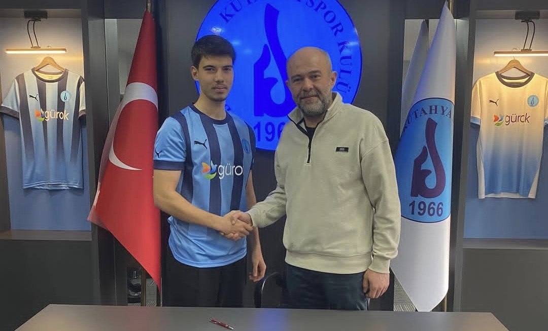 Bursasporlu oyuncu komşuya imza attı
