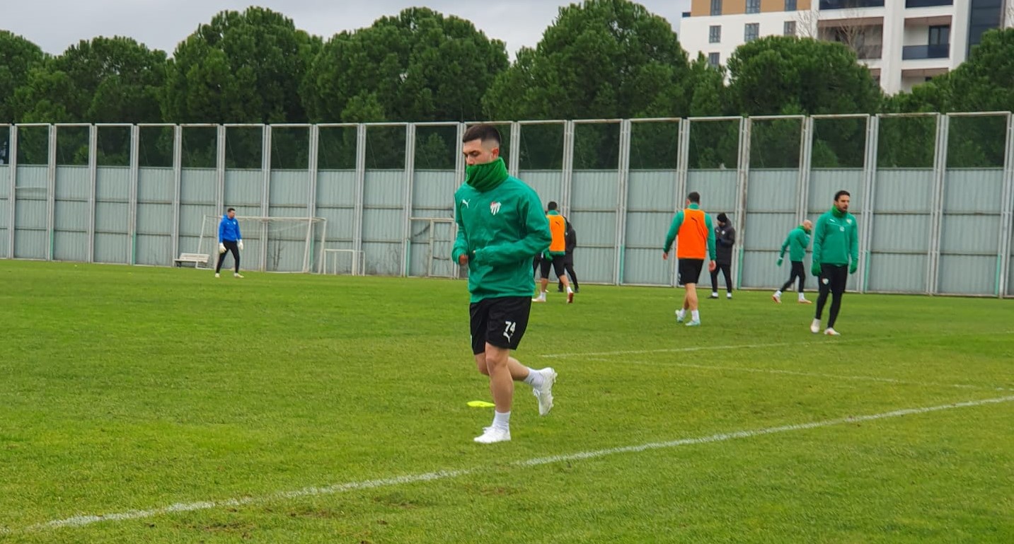 Bursaspor'un transferi idmana çıktı!