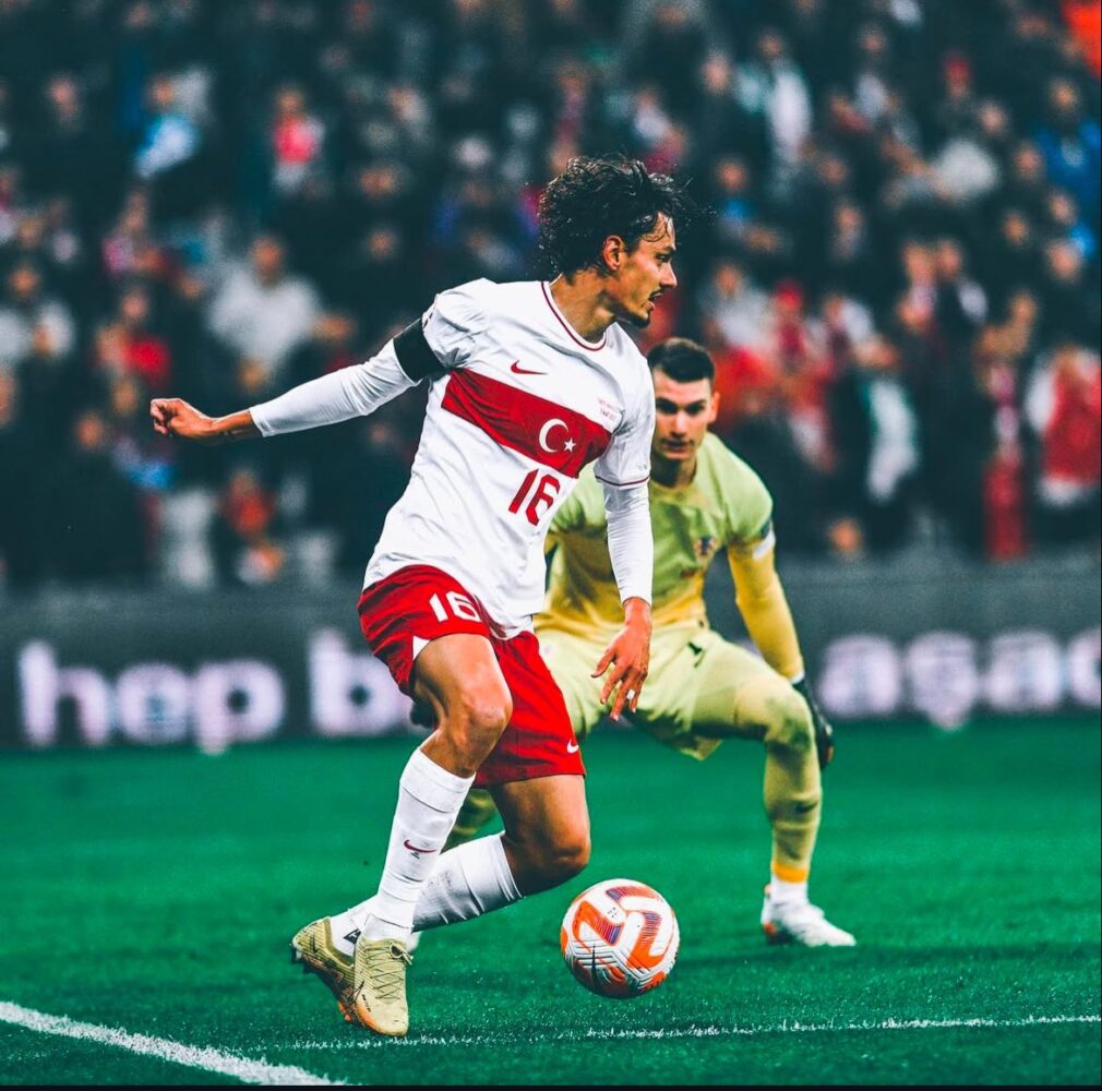 Bursaspor'dan Enes Ünal paylaşımı