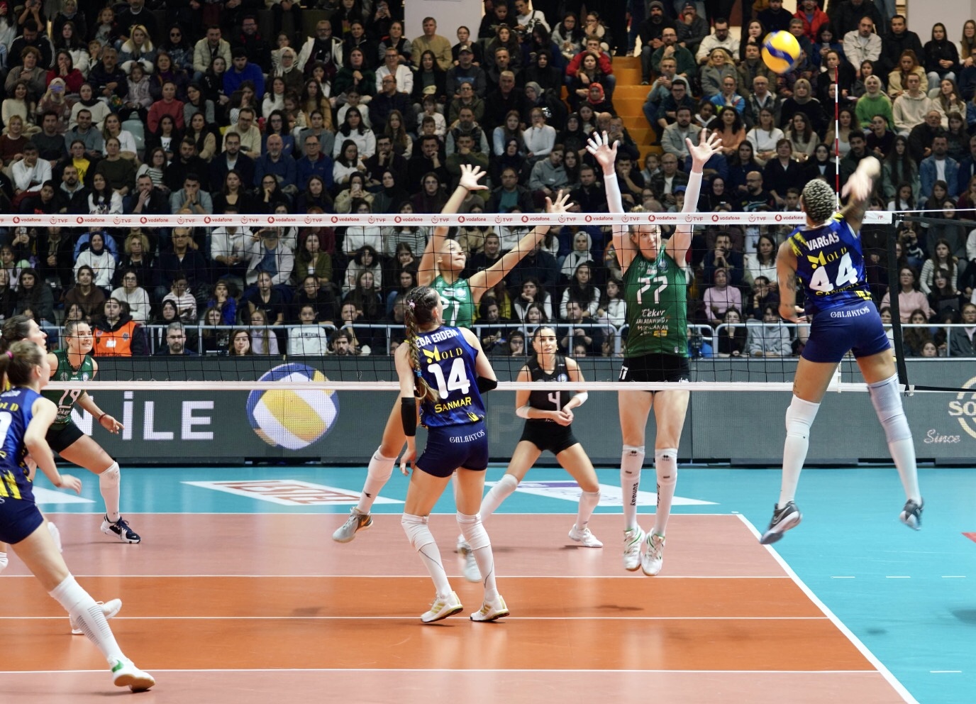 Nilüfer Belediyespor lidere direnemedi