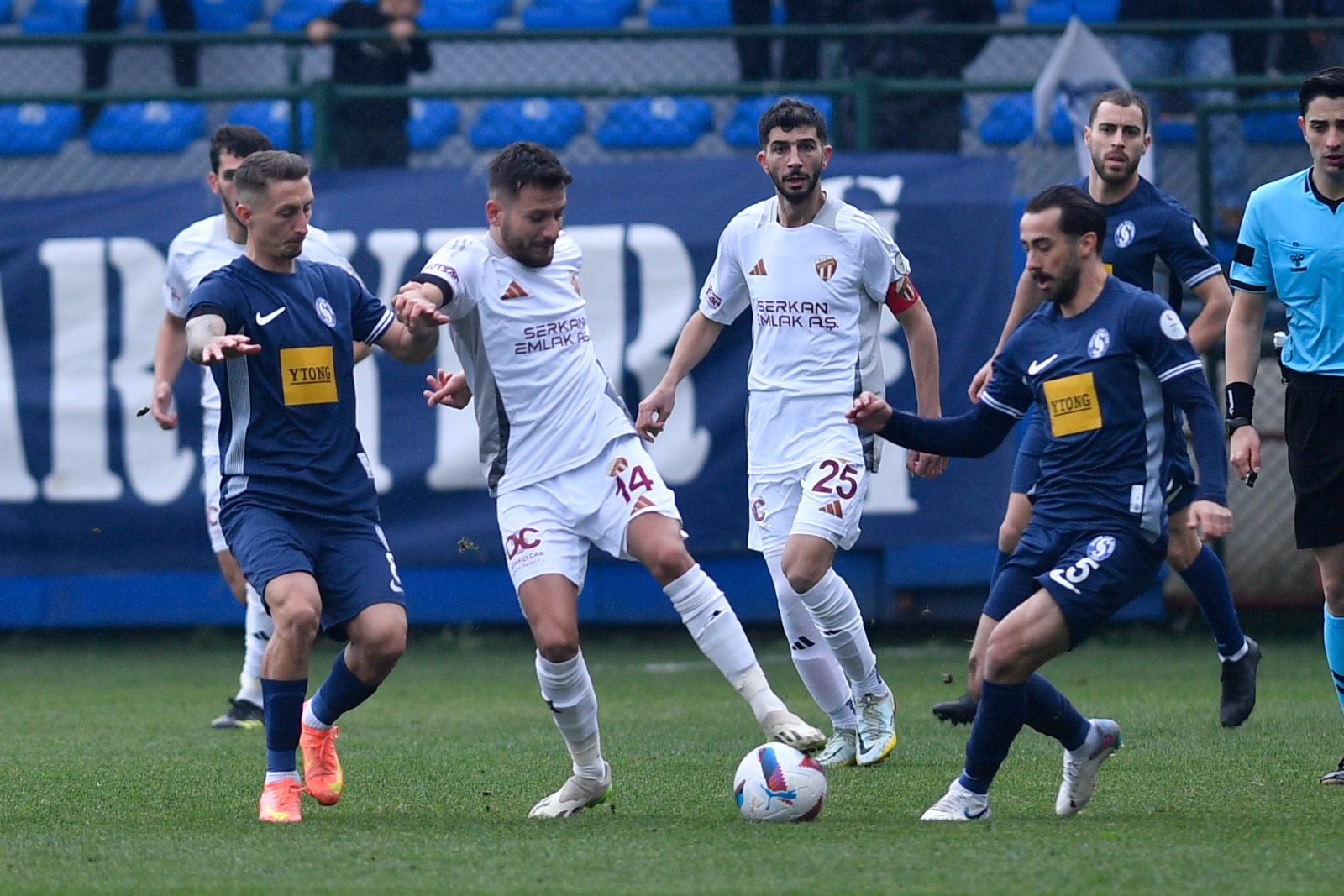 İnegölspor lidere teslim!