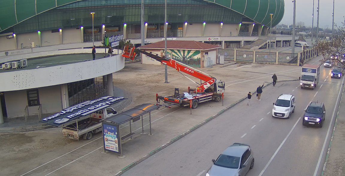 "Matlı Stadyumu" tabelası asılıyor