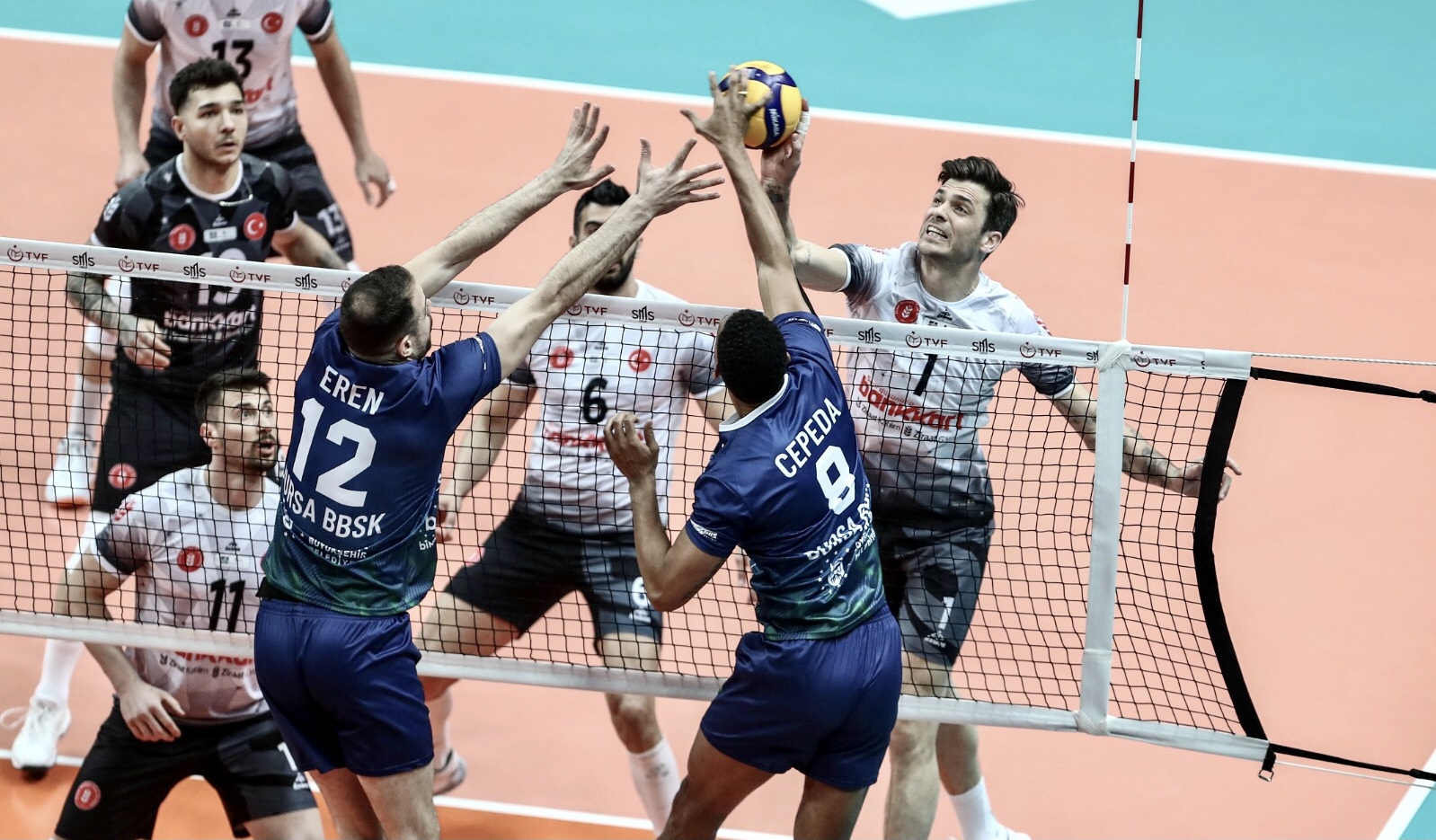 Büyükşehir lideri elinden kaçırdı!