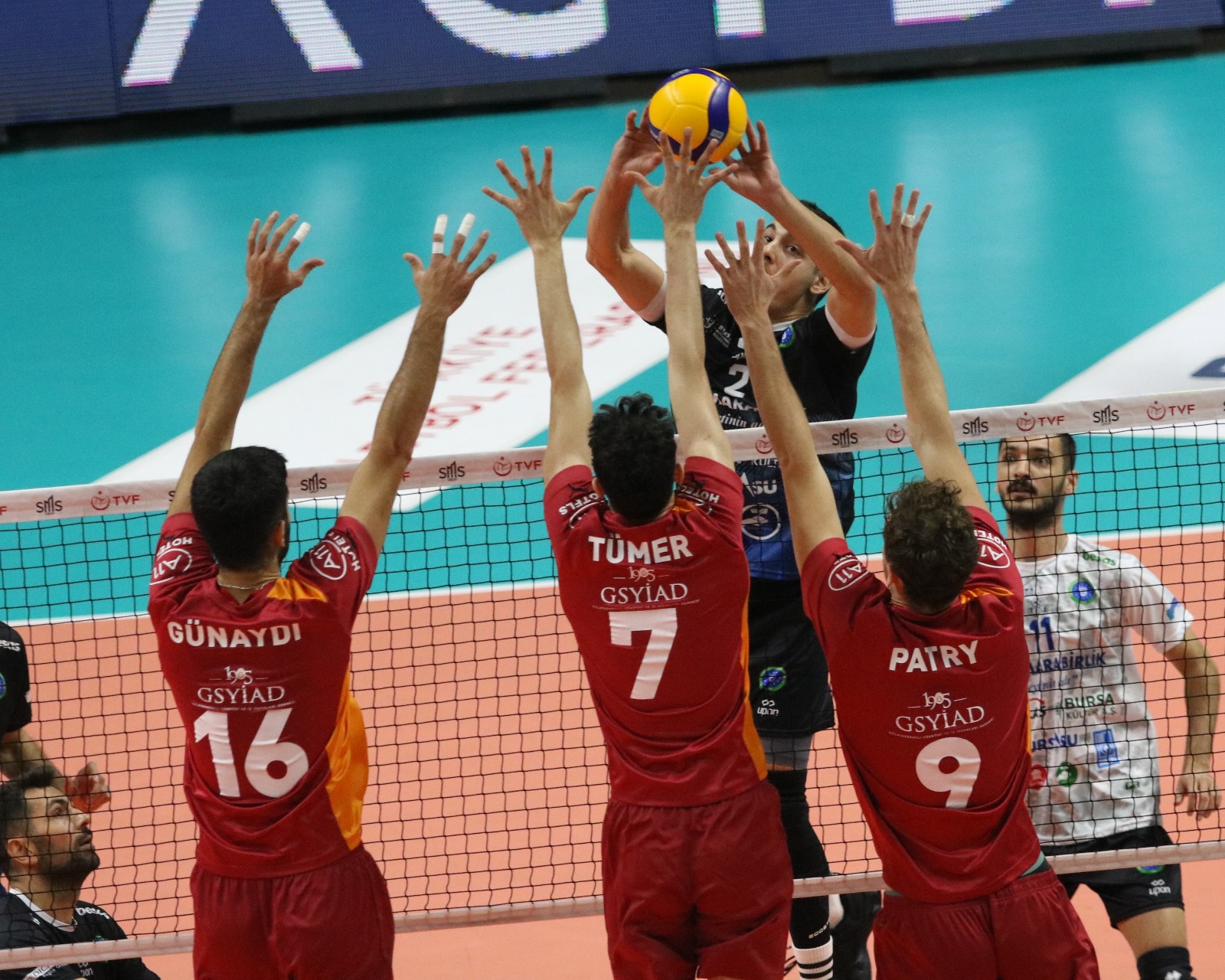 Büyükşehir’in Efeleri İstanbul’da