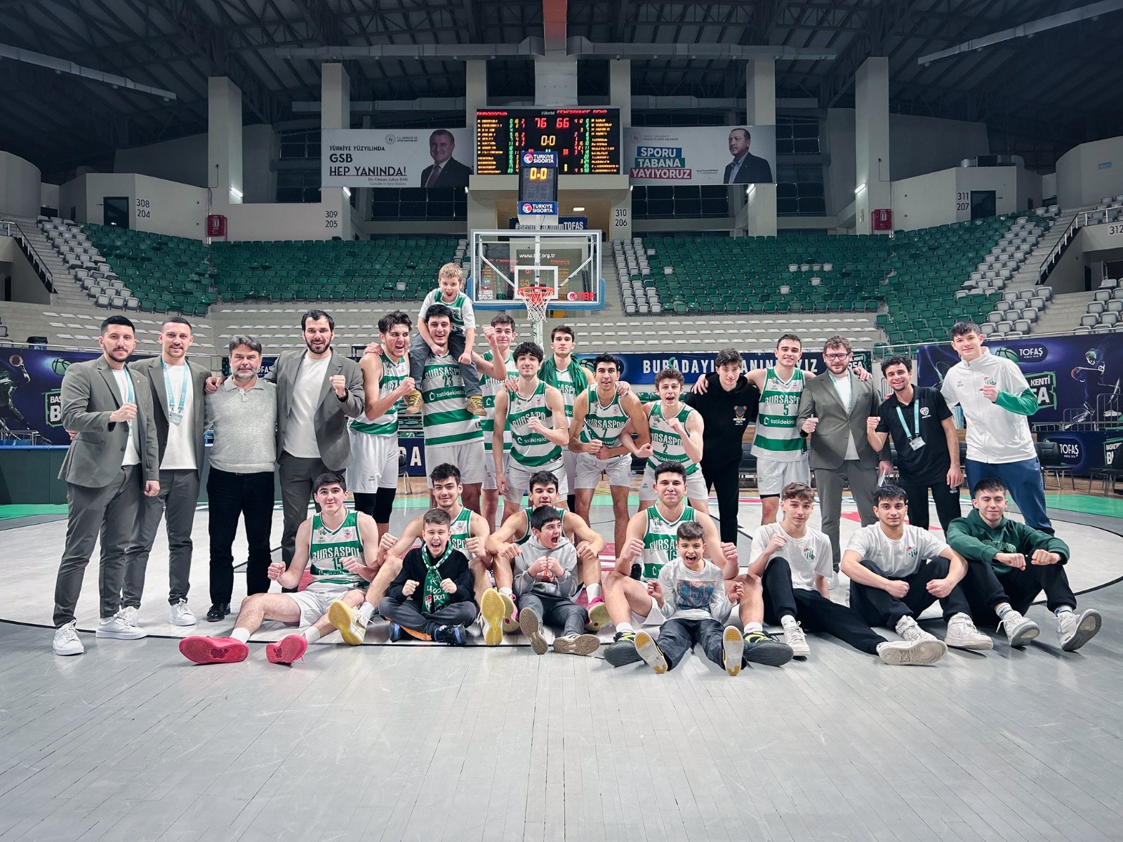 Bursaspor, Fenerbahçe'yi ezdi geçti!