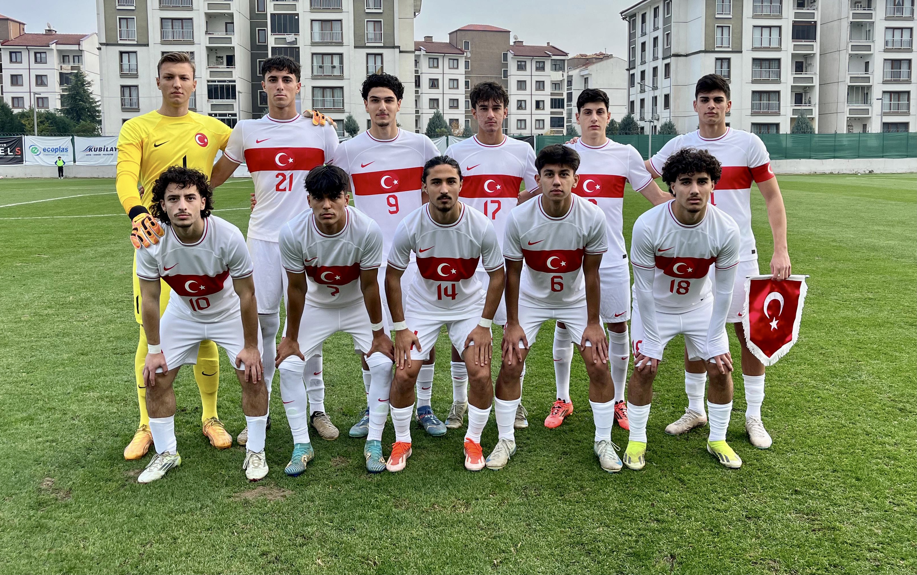 Bursasporlu kaleciye milli davet!