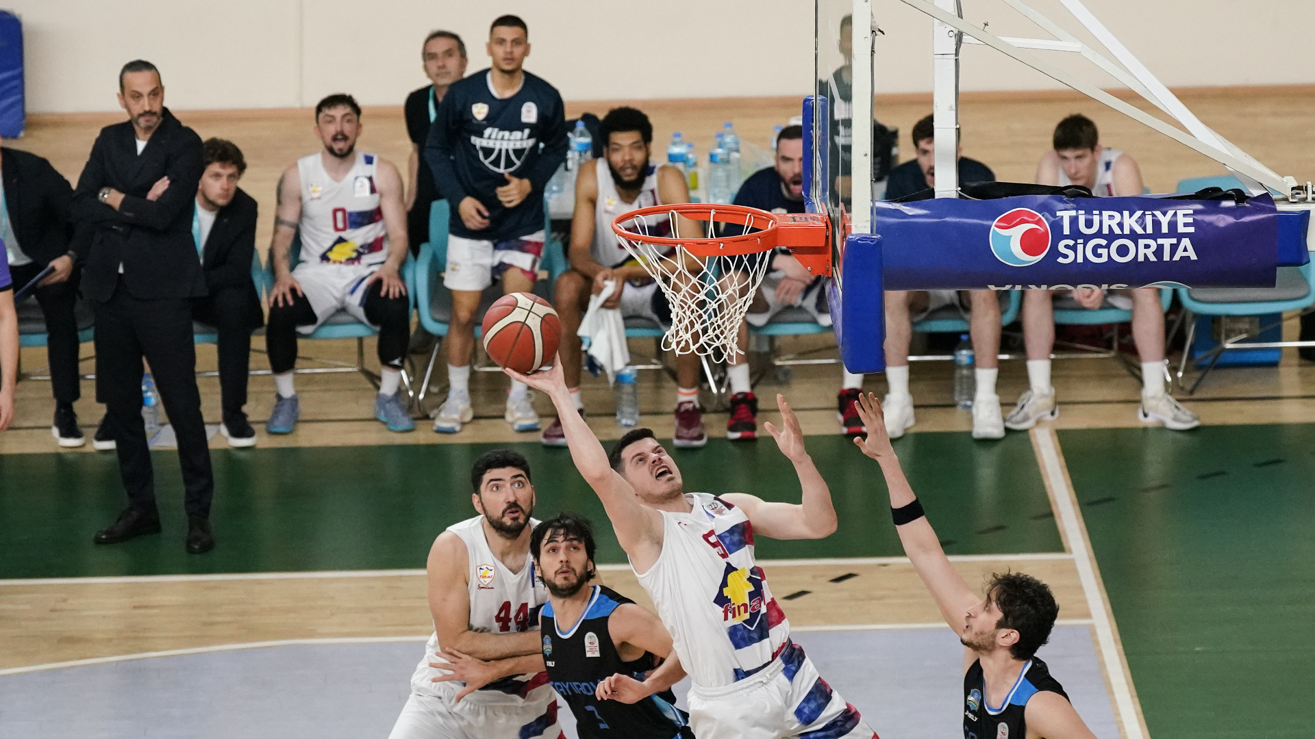 Finalspor erteleme sınavında!