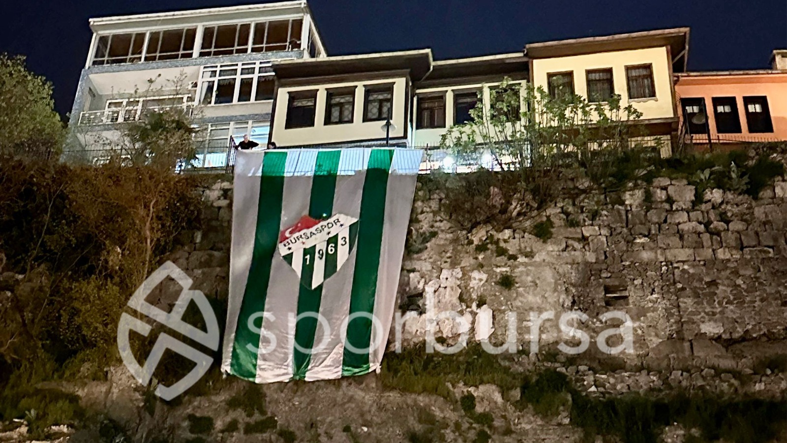 Bayraklar asılıyor, şampiyonluk yükleniyor!