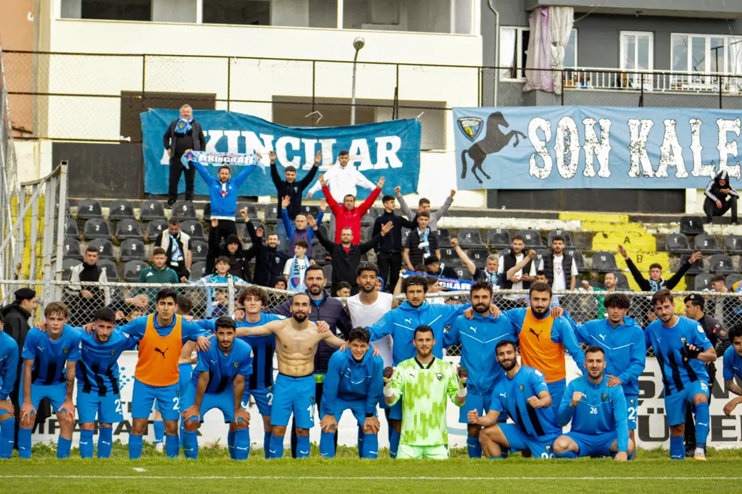 Karacabey play-off aşkına! İnegöl Adana'da bitiriyor