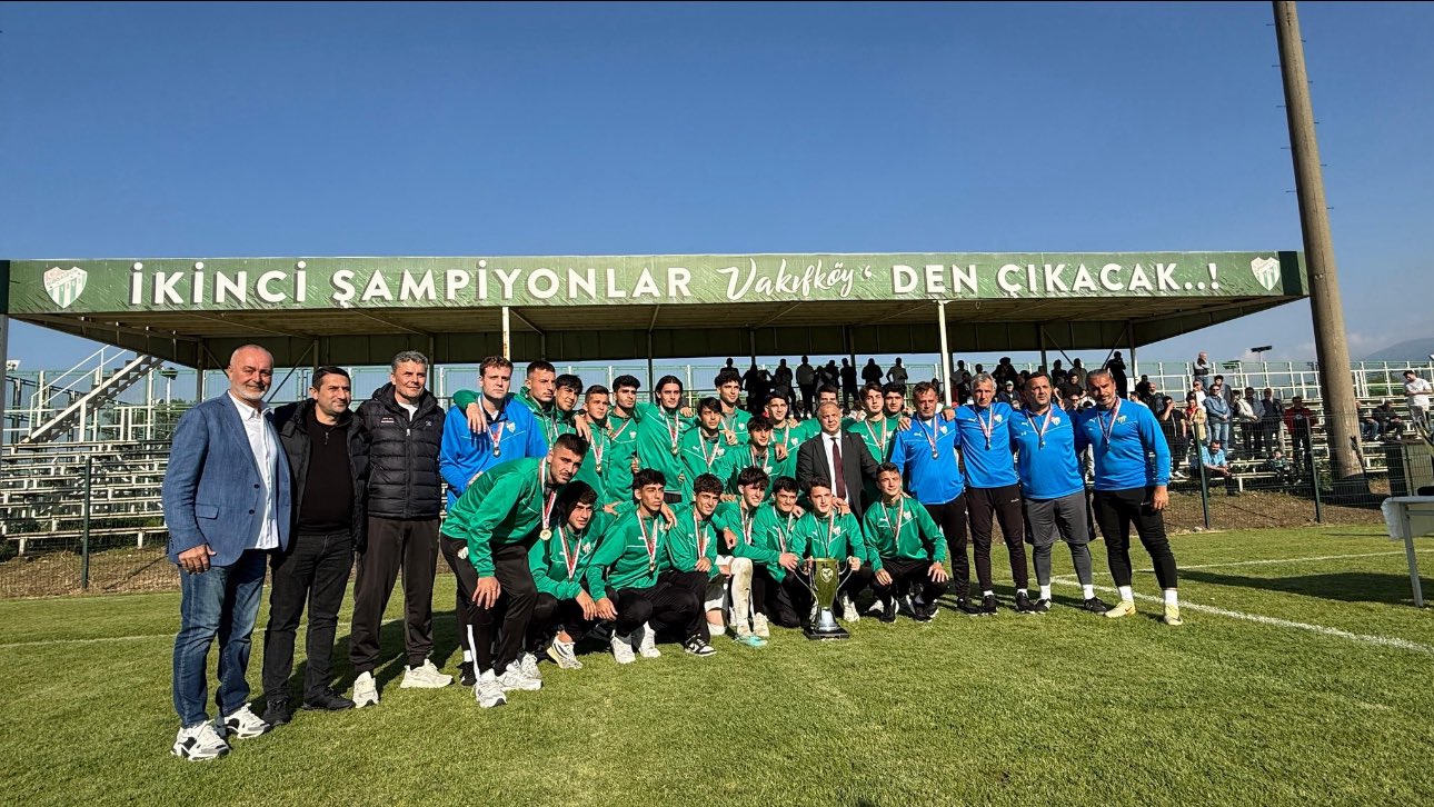 Bursaspor kupaları 3’ledi!