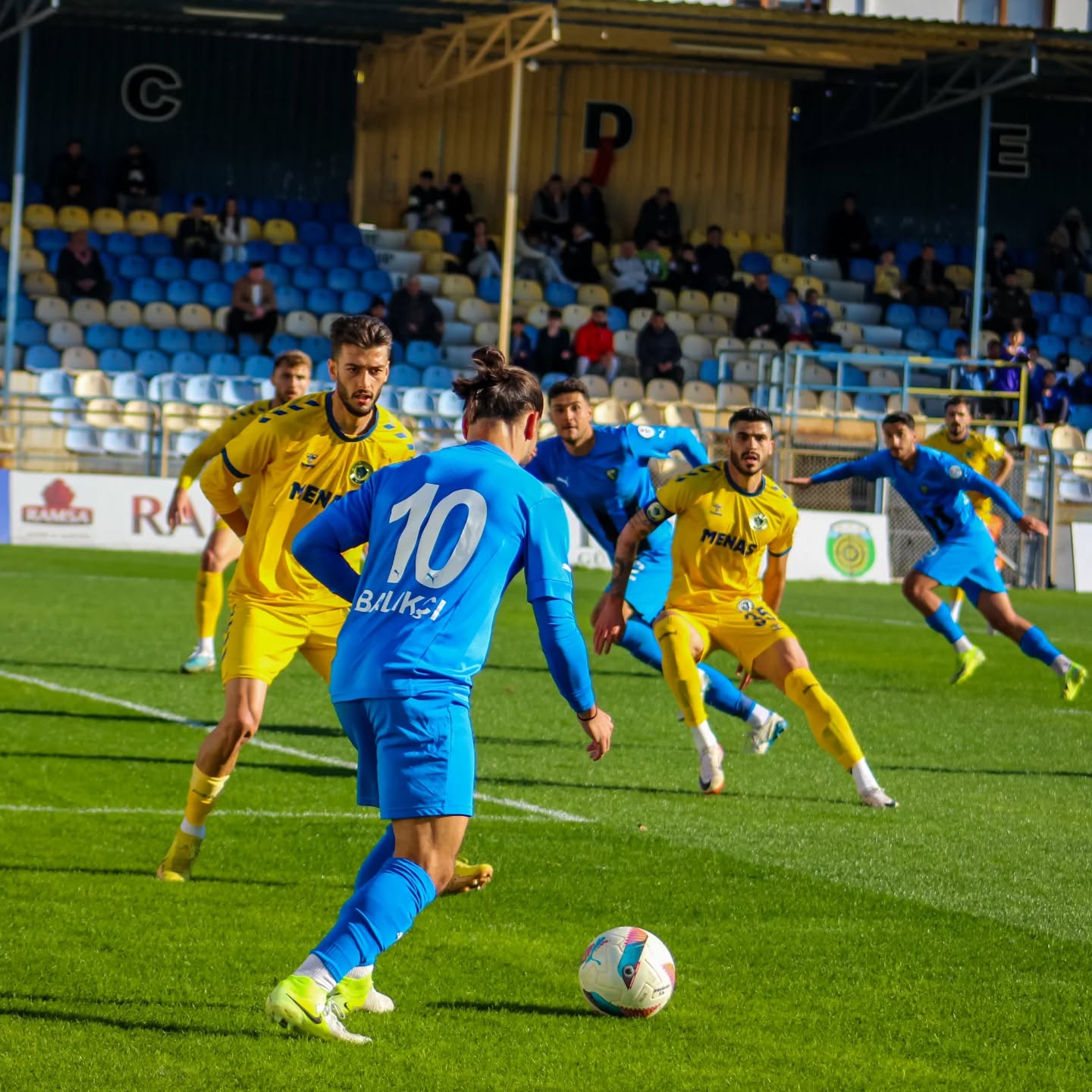 Karacabey play-off'ta tur arıyor
