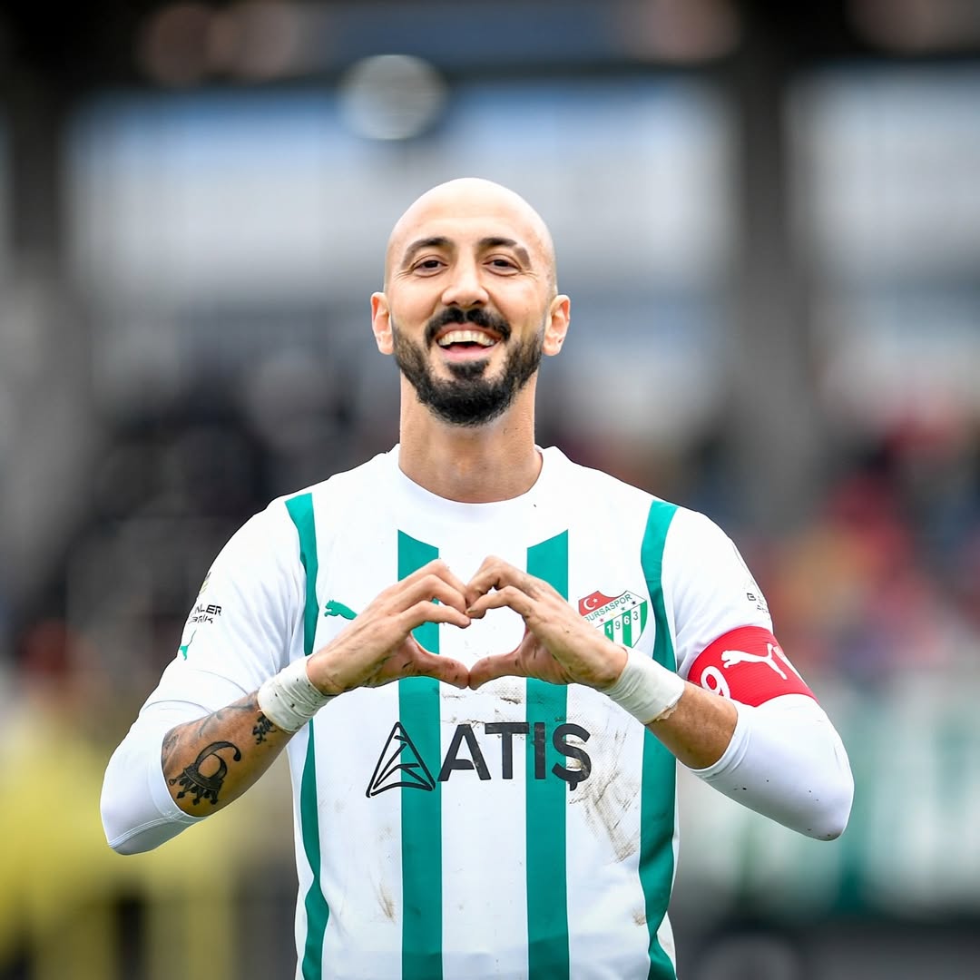 Ahmet İlhan: Ayrılıklar da aşka dahil!
