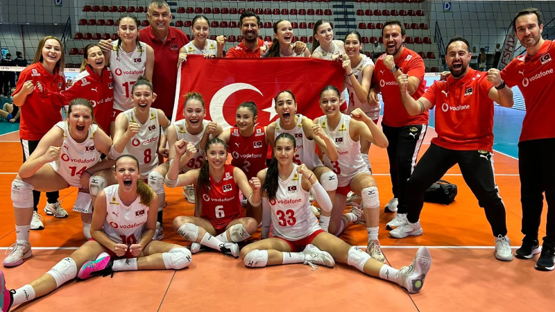 Yıldız Sultanlar finalde