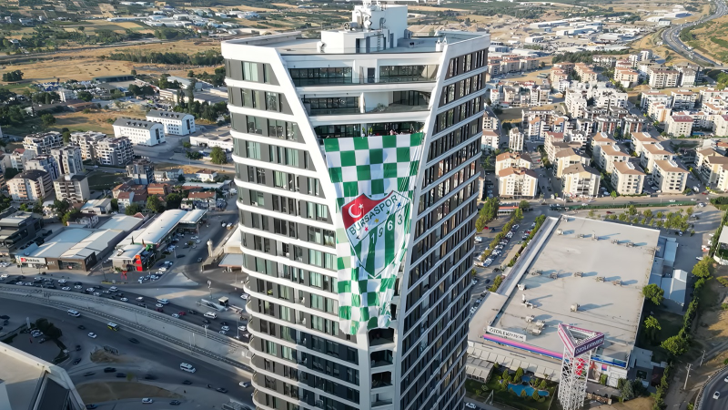 Dev Bursaspor bayrağı zirvede!