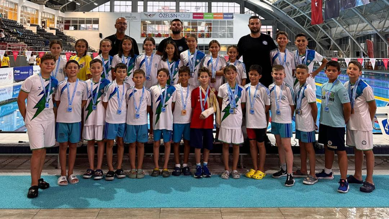 Nilüfer Belediyespor madalyaları topladı