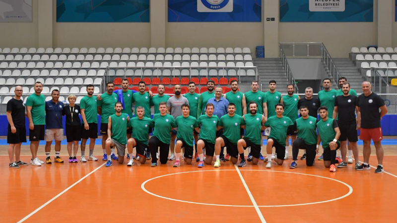 Nilüfer Belediyespor salona girdi