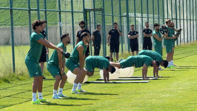 Motivasyonlu kondisyon çalışması! Yeni transferler...