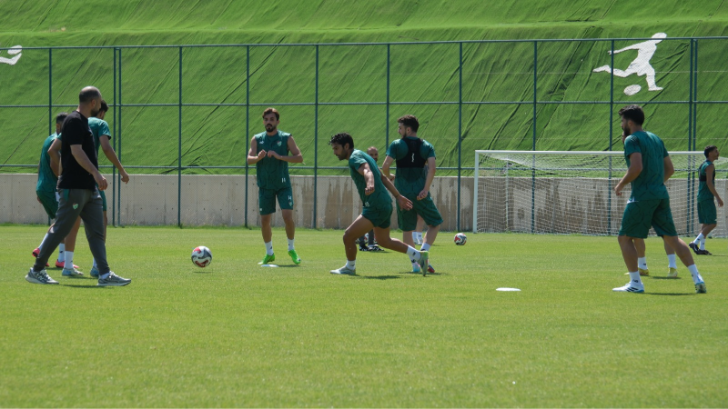 Bursaspor'un kamptaki ilk 2 rakibi belli oldu