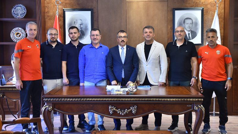 İnegölspor alt yapısından kaymakam Arslan’a ziyaret