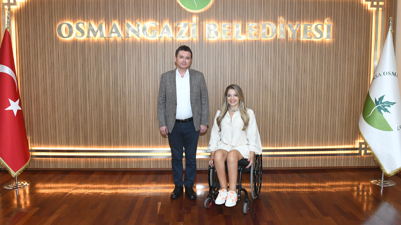 Azmiyle engelleri aşan pilot, destan yazıyor