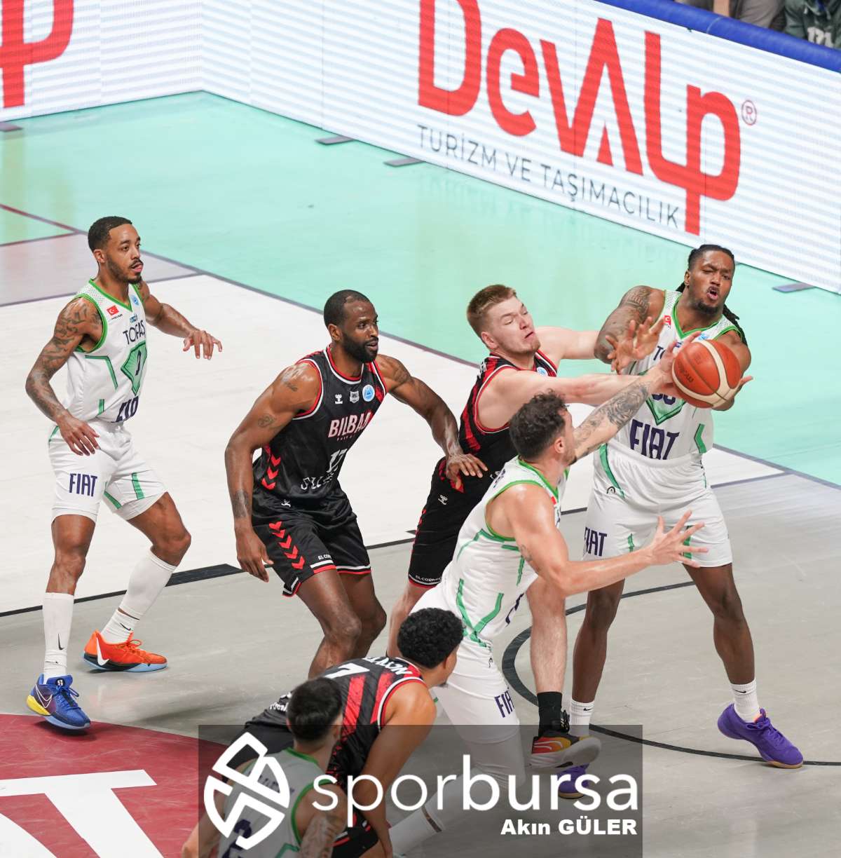 TOFAŞ - SURNEO BİLBAO BASKET MAÇ FOTOĞRAFLARI
