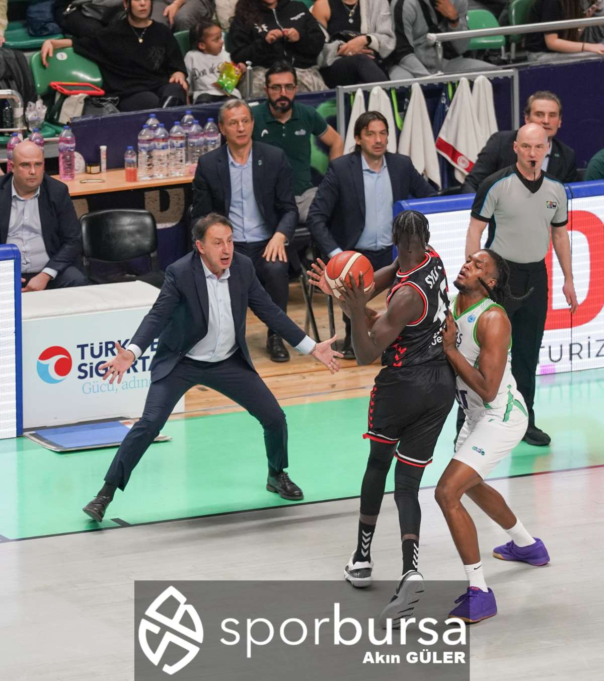 TOFAŞ - SURNEO BİLBAO BASKET MAÇ FOTOĞRAFLARI