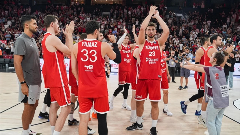 12 Dev Adam Letonya’da sahne alıyor