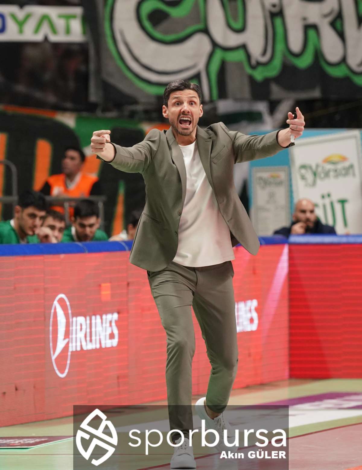 POTADA BURSA DERBİSİNDE BURSASPOR YÖRSAN TOFAŞ'I 98-93 MAĞLUP ETTİ