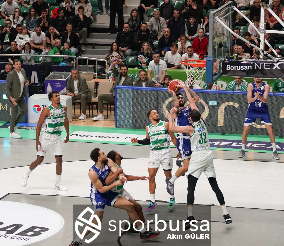 POTADA BURSA DERBİSİNDE BURSASPOR YÖRSAN TOFAŞ'I 98-93 MAĞLUP ETTİ