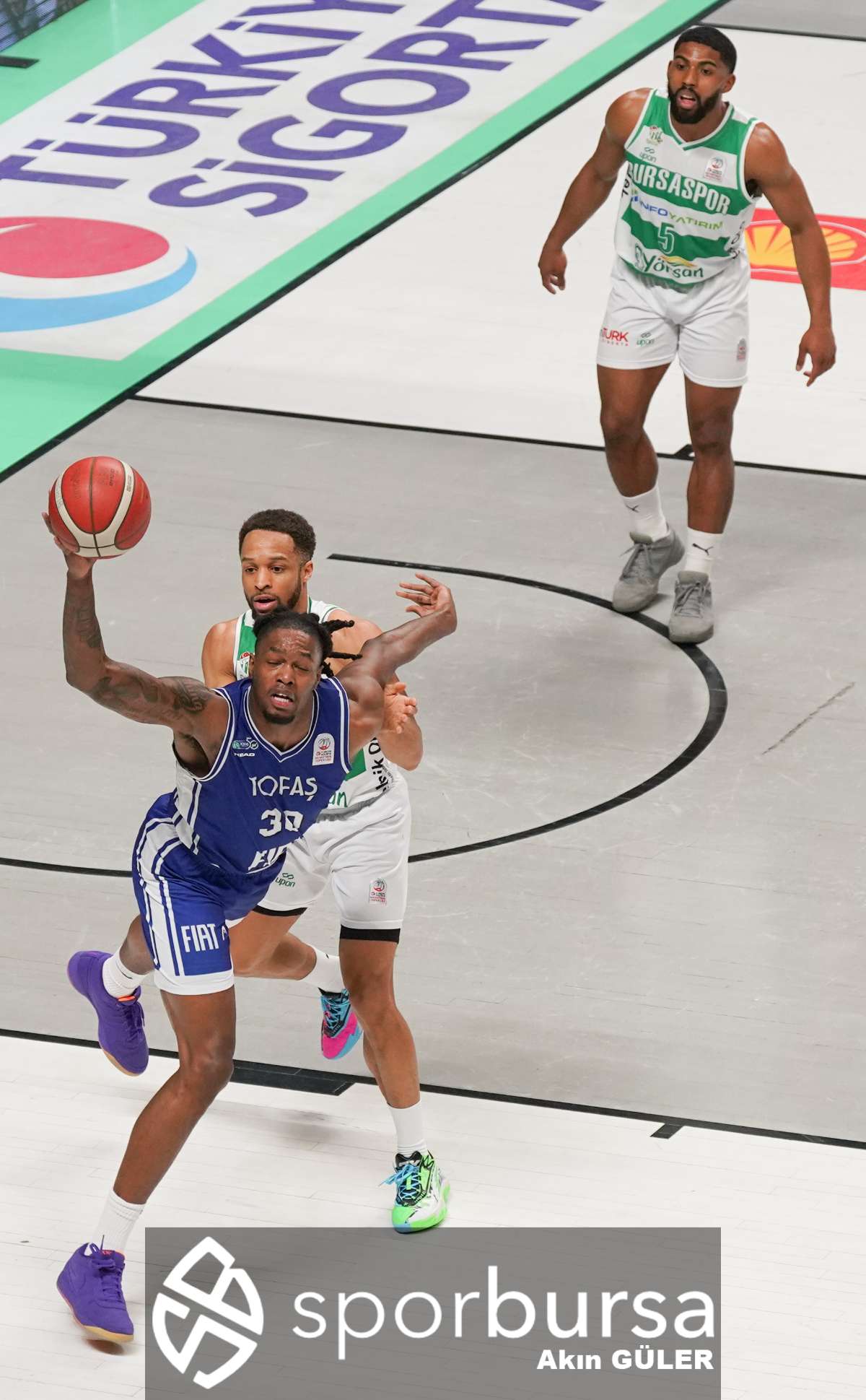 POTADA BURSA DERBİSİNDE BURSASPOR YÖRSAN TOFAŞ'I 98-93 MAĞLUP ETTİ