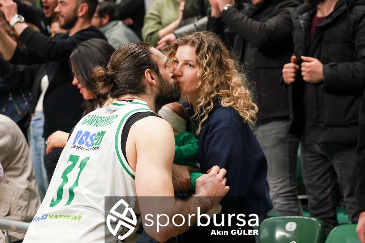 POTADA BURSA DERBİSİNDE BURSASPOR YÖRSAN TOFAŞ'I 98-93 MAĞLUP ETTİ