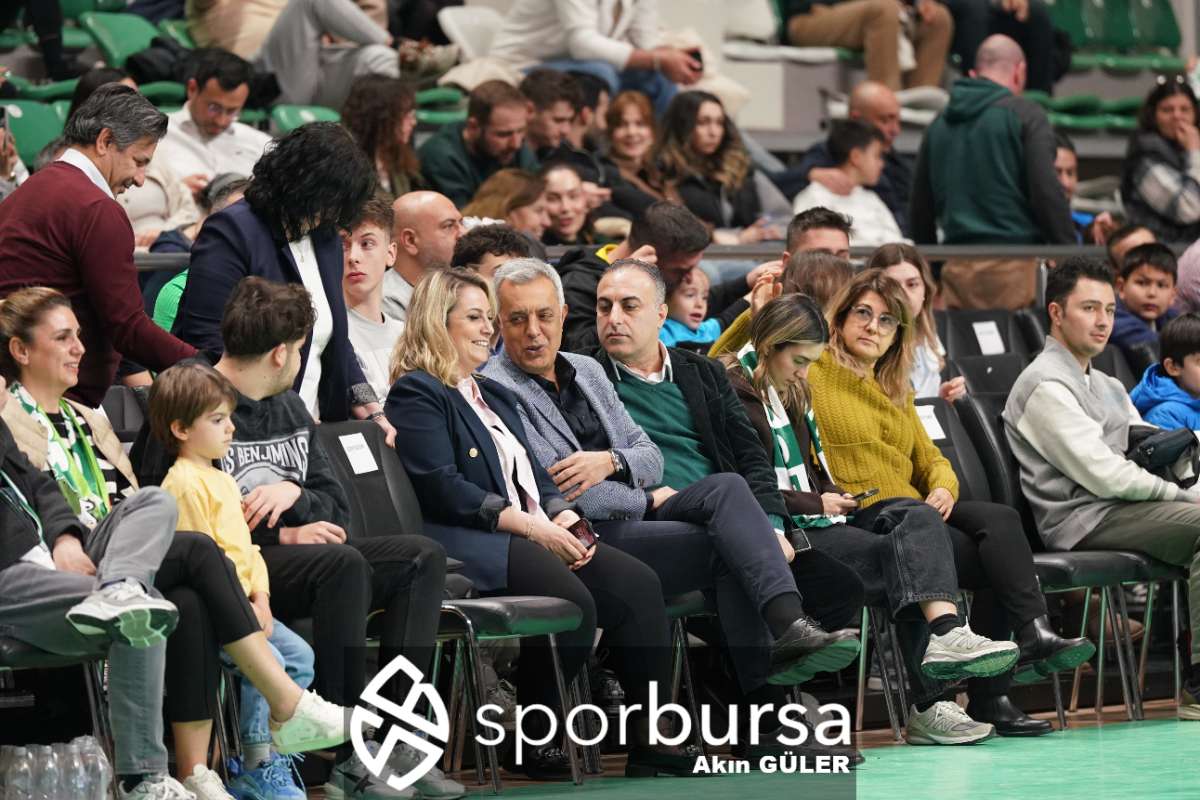 POTADA BURSA DERBİSİNDE BURSASPOR YÖRSAN TOFAŞ'I 98-93 MAĞLUP ETTİ