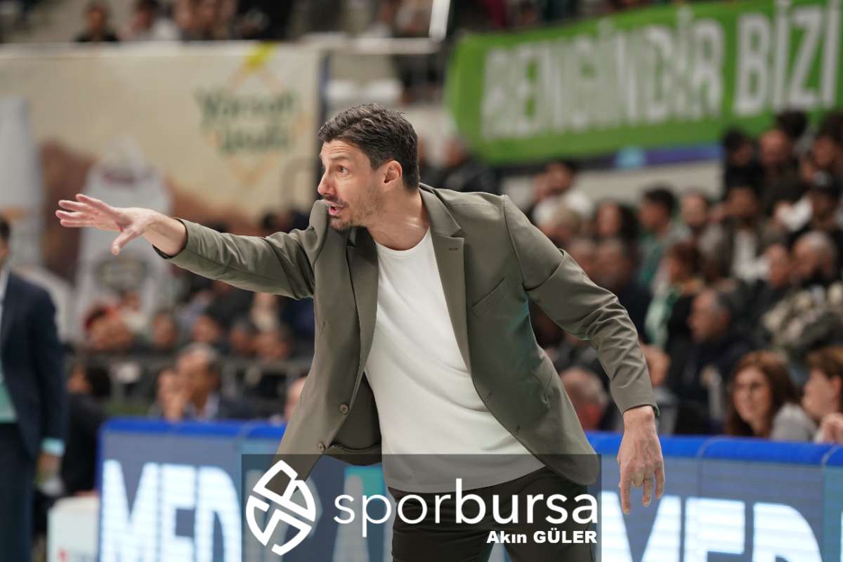 POTADA BURSA DERBİSİNDE BURSASPOR YÖRSAN TOFAŞ'I 98-93 MAĞLUP ETTİ