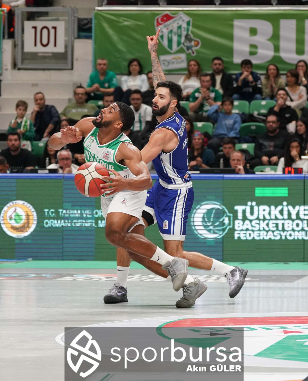 POTADA BURSA DERBİSİNDE BURSASPOR YÖRSAN TOFAŞ'I 98-93 MAĞLUP ETTİ