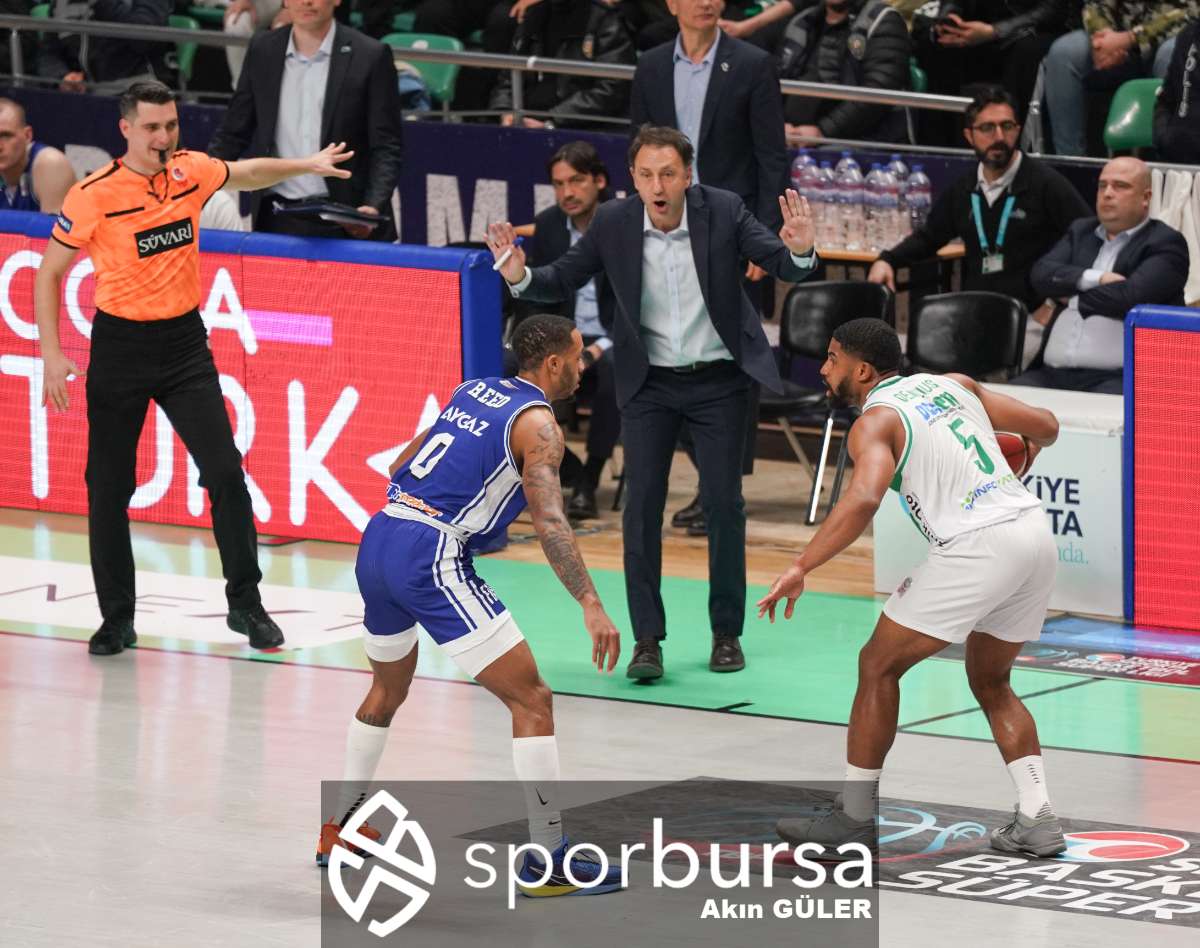 POTADA BURSA DERBİSİNDE BURSASPOR YÖRSAN TOFAŞ'I 98-93 MAĞLUP ETTİ
