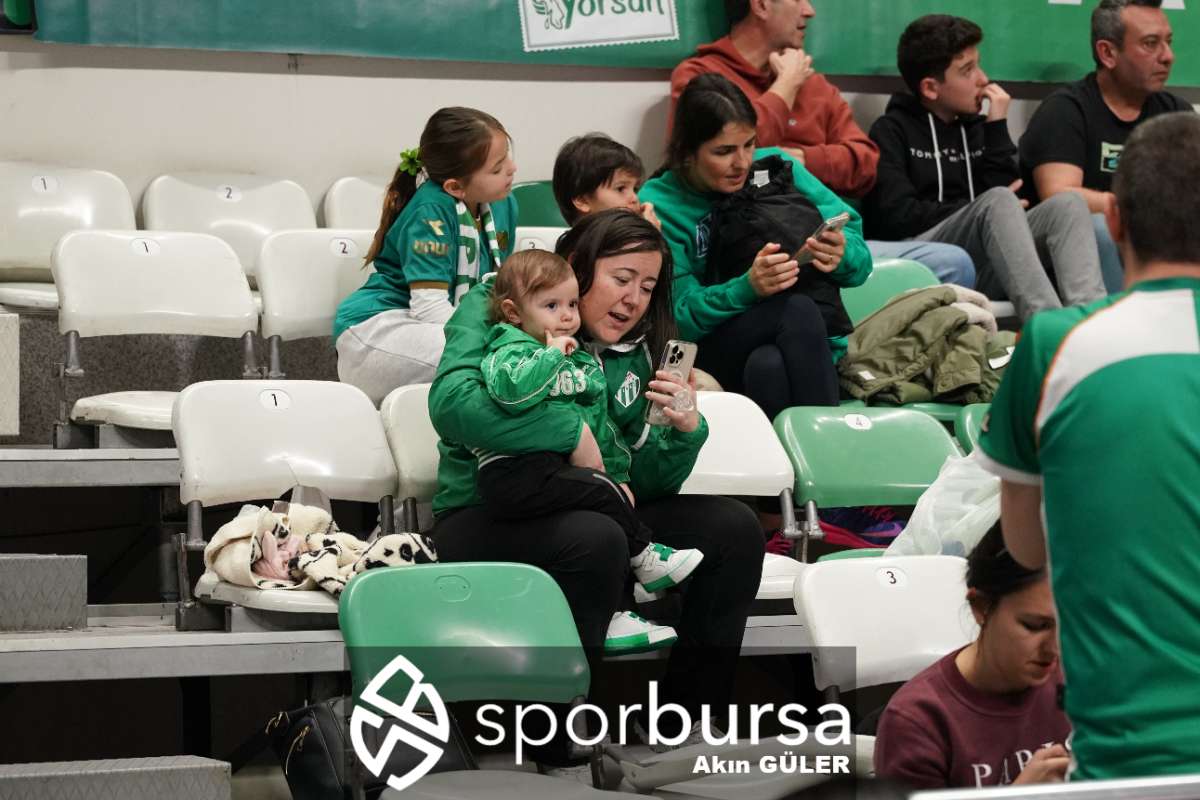 POTADA BURSA DERBİSİNDE BURSASPOR YÖRSAN TOFAŞ'I 98-93 MAĞLUP ETTİ