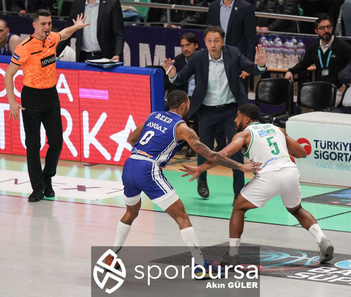 POTADA BURSA DERBİSİNDE BURSASPOR YÖRSAN TOFAŞ'I 98-93 MAĞLUP ETTİ