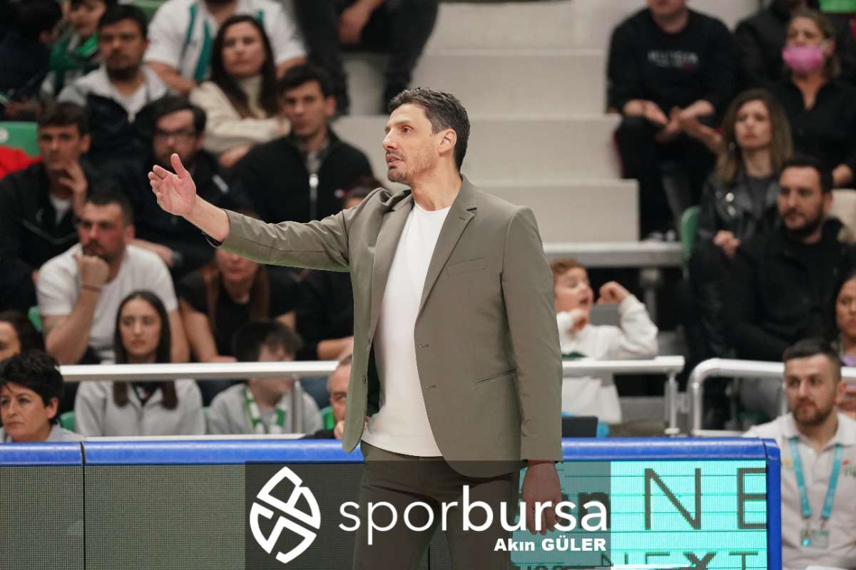 POTADA BURSA DERBİSİNDE BURSASPOR YÖRSAN TOFAŞ'I 98-93 MAĞLUP ETTİ