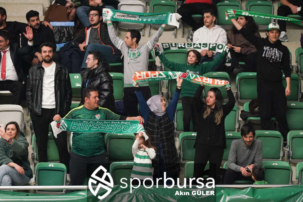 POTADA BURSA DERBİSİNDE BURSASPOR YÖRSAN TOFAŞ'I 98-93 MAĞLUP ETTİ