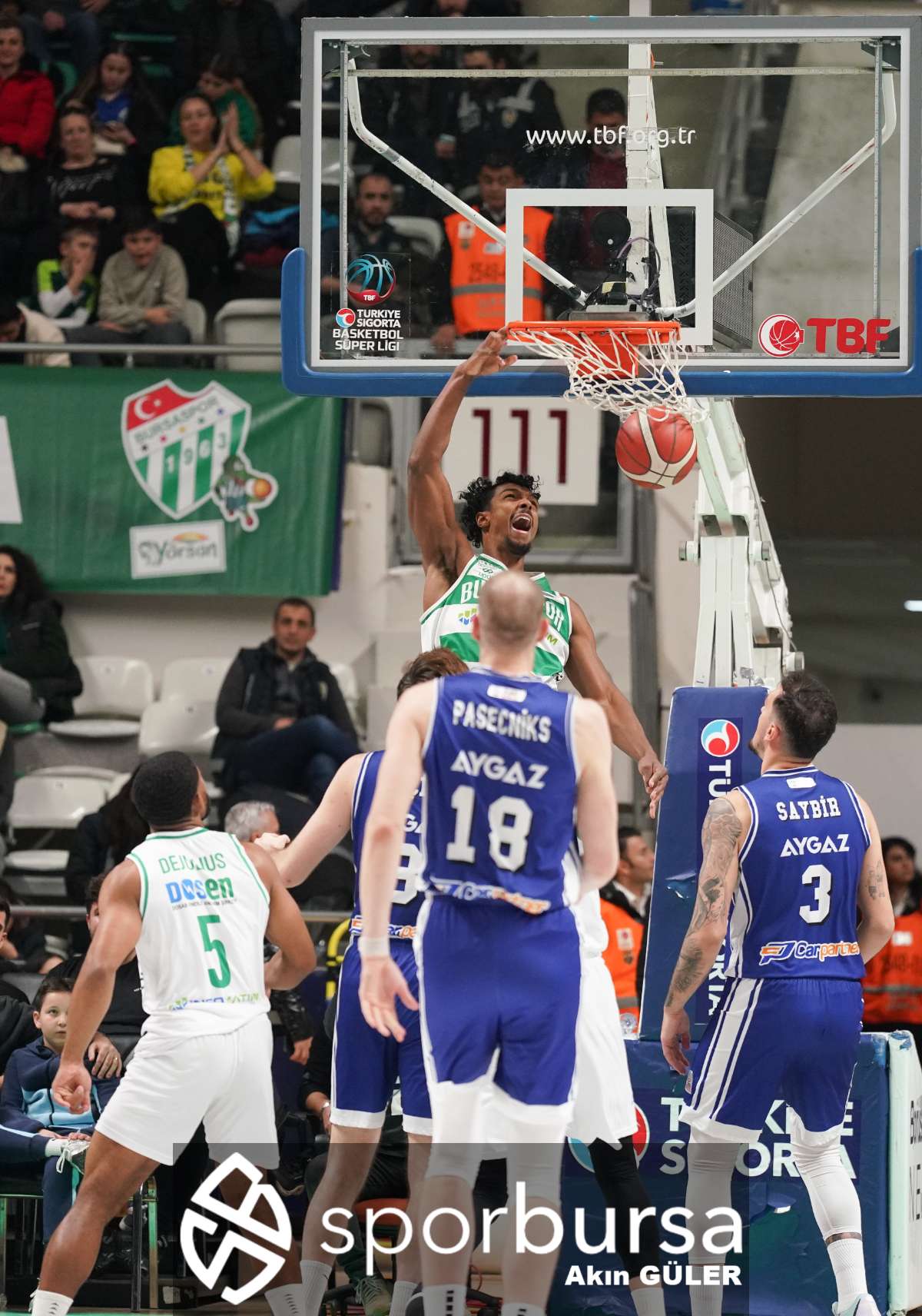 POTADA BURSA DERBİSİNDE BURSASPOR YÖRSAN TOFAŞ'I 98-93 MAĞLUP ETTİ