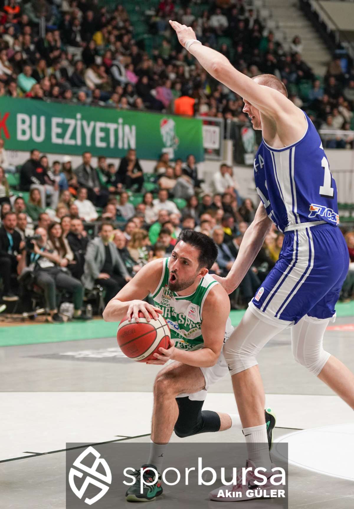 POTADA BURSA DERBİSİNDE BURSASPOR YÖRSAN TOFAŞ'I 98-93 MAĞLUP ETTİ