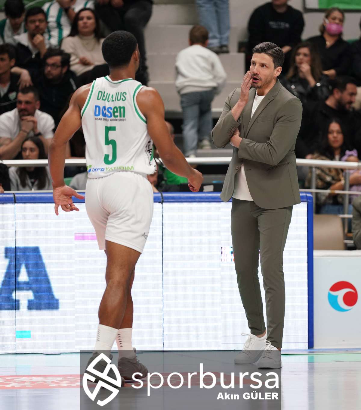 POTADA BURSA DERBİSİNDE BURSASPOR YÖRSAN TOFAŞ'I 98-93 MAĞLUP ETTİ