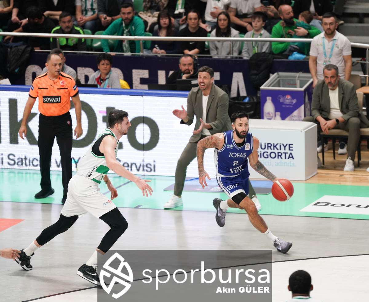 POTADA BURSA DERBİSİNDE BURSASPOR YÖRSAN TOFAŞ'I 98-93 MAĞLUP ETTİ