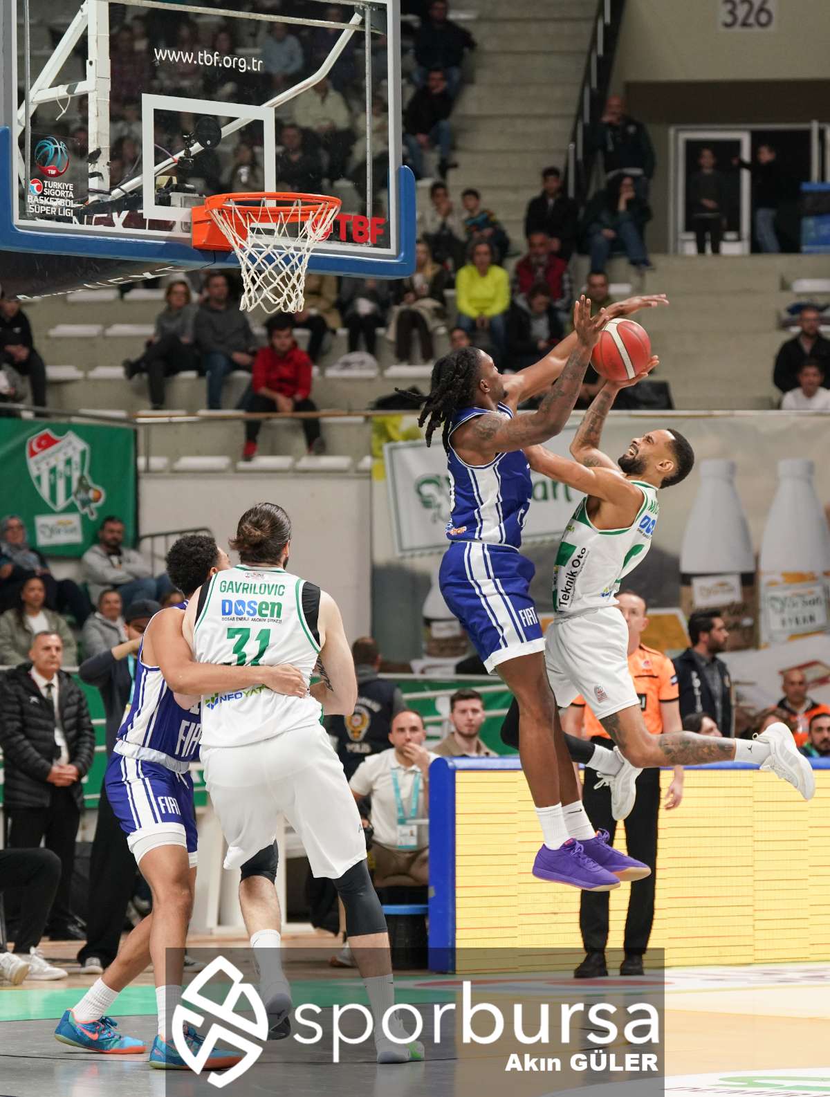 POTADA BURSA DERBİSİNDE BURSASPOR YÖRSAN TOFAŞ'I 98-93 MAĞLUP ETTİ