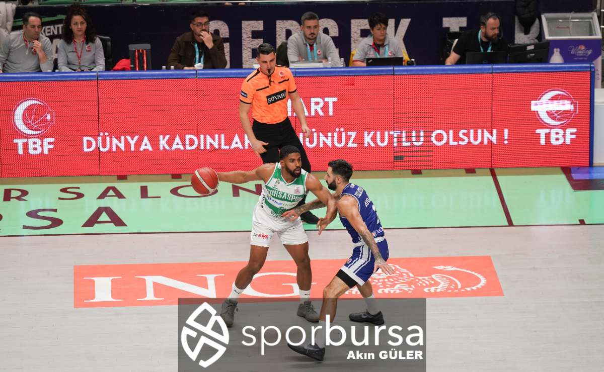 POTADA BURSA DERBİSİNDE BURSASPOR YÖRSAN TOFAŞ'I 98-93 MAĞLUP ETTİ